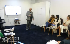 اختتام برنامج "التحول الإيجابي" بالتعاون بين معهد الرؤية الدولية وأكاديمية تأهيل محترفين الكوتشينج